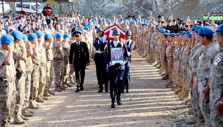 Kazada yaralanan uzman çavuş 5 gün sonra yaşamını yitirdi Kazada yaralanan uzman çavuş 5 gün sonra yaşamını yitirdi