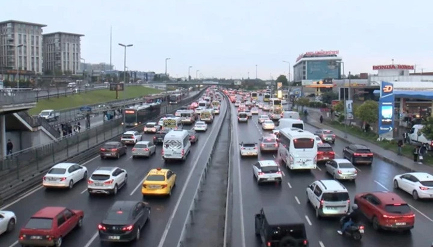 İstanbulda trafik yoğunluğu yüzde 78e çıktı