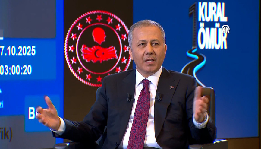 İçişleri Bakanı Ali Yerlikaya, trafikte yeni döneme ilişkin önemli açıklamalarda bulundu