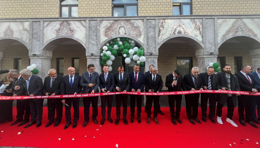 Voerde Möllen DİTİB Yeşil Camii ibadete açıldı