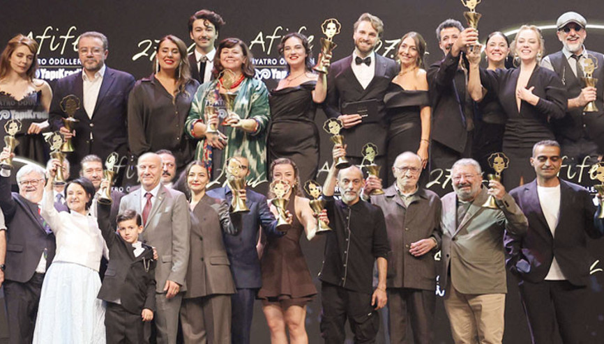 Tiyatroda ödül gecesi