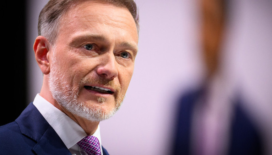 Eski bakan Lindner özel sektöre geçti
