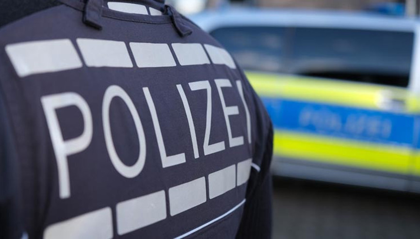 Frankfurt’ta şiddet uygulayan polislere baskın