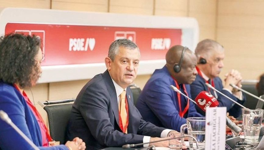 Madrid’de sosyalist liderlere önerdi: Filistin komisyonu kuralım Madrid’de sosyalist liderlere önerdi: Filistin komisyonu kuralım