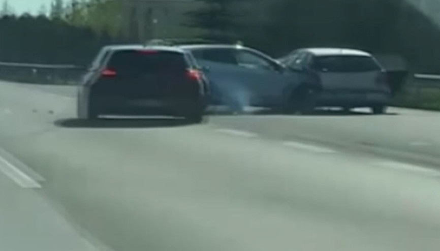 TEM Otoyolunda maganda dehşeti Bebekli otomobili sıkıştırdı, 5 araç birbirine girdi TEM Otoyolunda maganda dehşeti Bebekli otomobili sıkıştırdı, 5 araç birbirine girdi