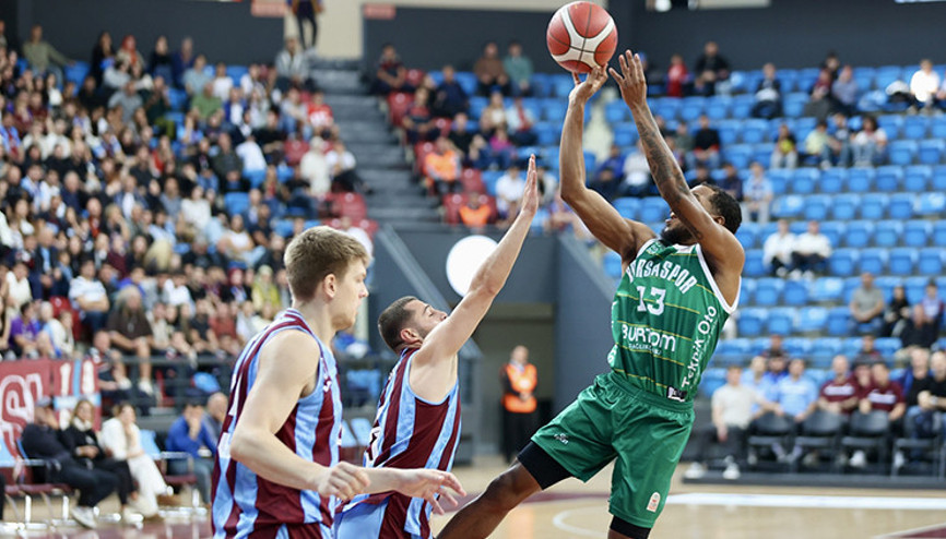 Basketbolda Bursaspor, Trabzonsporu deplasmanda devirdi