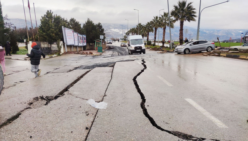 Metroda, metrobüste, otobüste, gemide, iskelede… Depreme yolda yakalanan ne yapacak