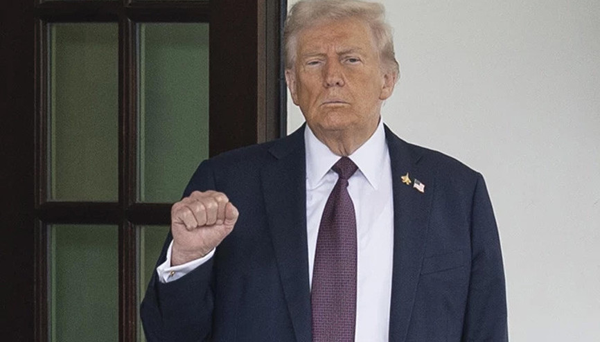 Trump, İsrail ve Mısıra gitmek üzere Beyaz Saraydan ayrıldı