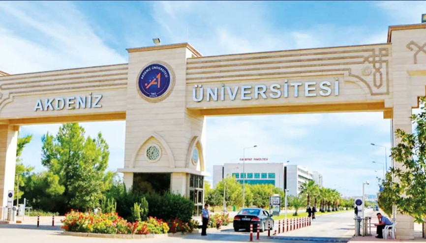 Bu 4 akademisyene ihraç yetmez