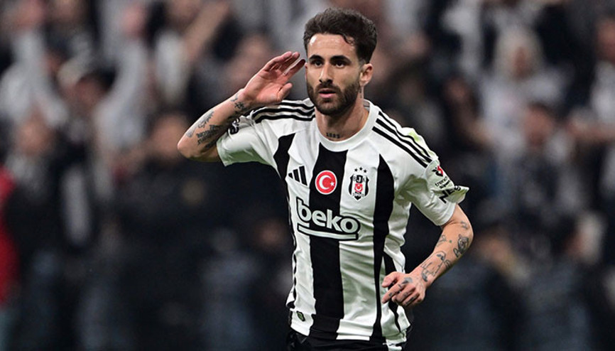 Rafa Silva golcülere kafa tutuyor