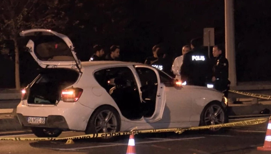 Bakırköyde Dur ihtarına uymayan sürücü, 5 polis aracına çarptı