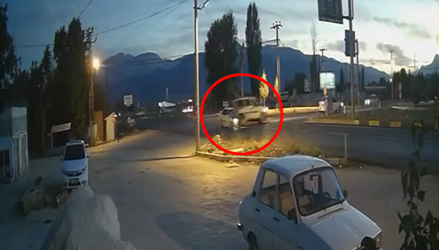 Elmalıda kaza: 4 yaralı