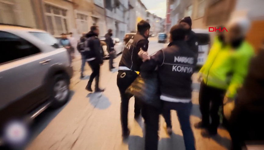 Bakan Yerlikaya, Konyada düzenlenen uyuşturucu operasyonuna dair basın açıklaması yaptı