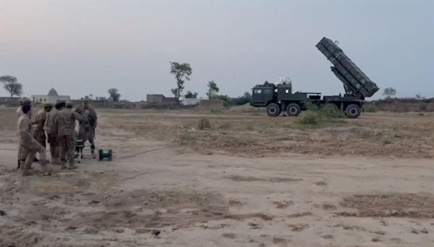 Afganistan ve Pakistan arasında sular durulmuyor… Yeniden çatışma çıktı