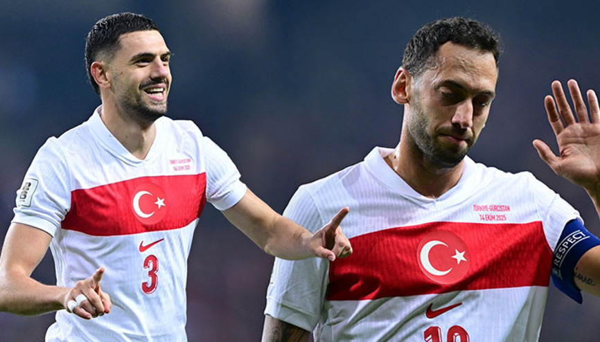 Milli Takımda Merih Demiral & Hakan Çalhanoğlu ortaklığı Topu kafama atıyorlar zaten