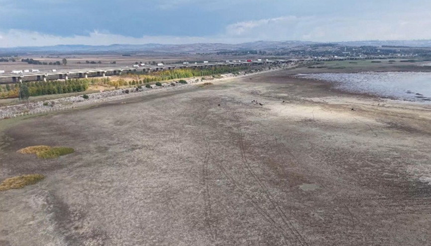 İstanbulun barajlarında doluluk oranı yüzde 25in altına düştü