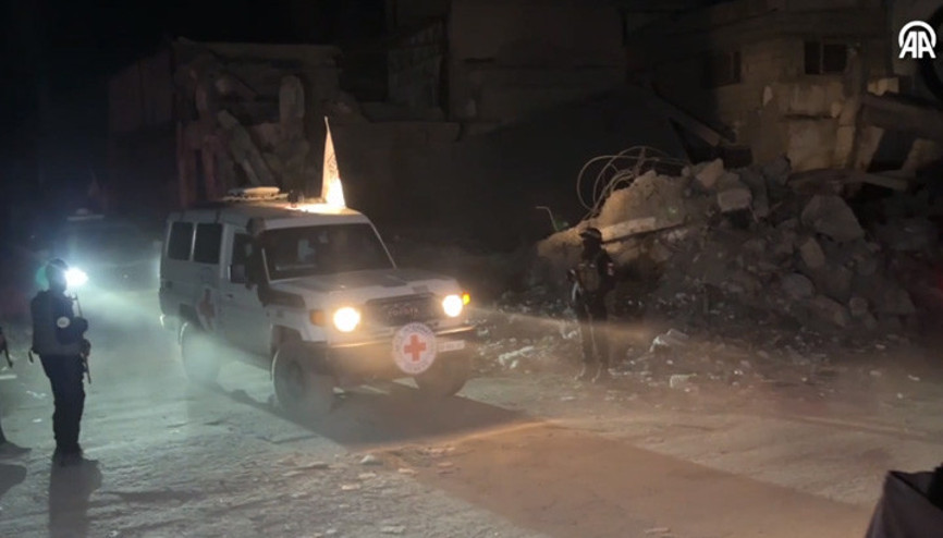 Hamas, Gazzedeki 2 İsrailli esirin cesedini daha Kızılhaça teslim etti