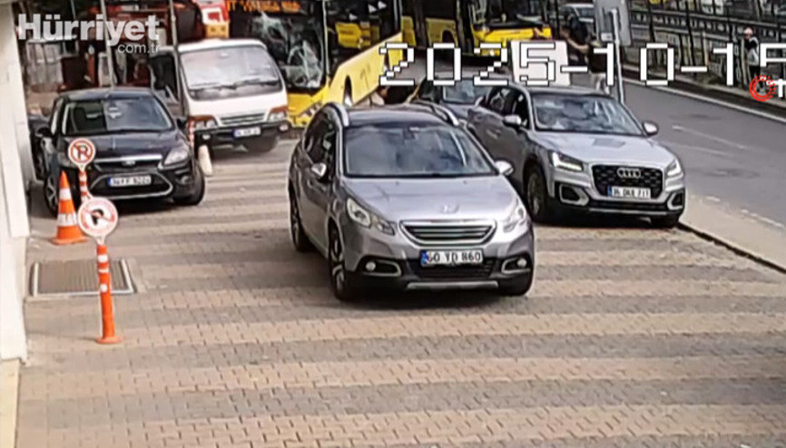 Çekmeköydeki otobüsün kaza anı saniye saniye kameraya böyle yansıdı Çekmeköydeki otobüsün kaza anı saniye saniye kameraya böyle yansıdı