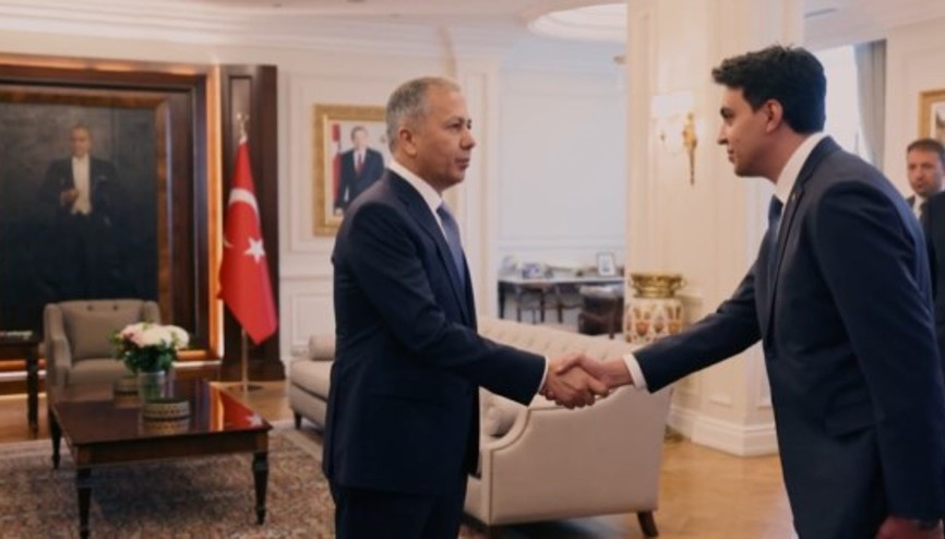 Bakan Yerlikaya, yeni kaymakamları görev yerlerine uğurladı Bakan Yerlikaya, yeni kaymakamları görev yerlerine uğurladı