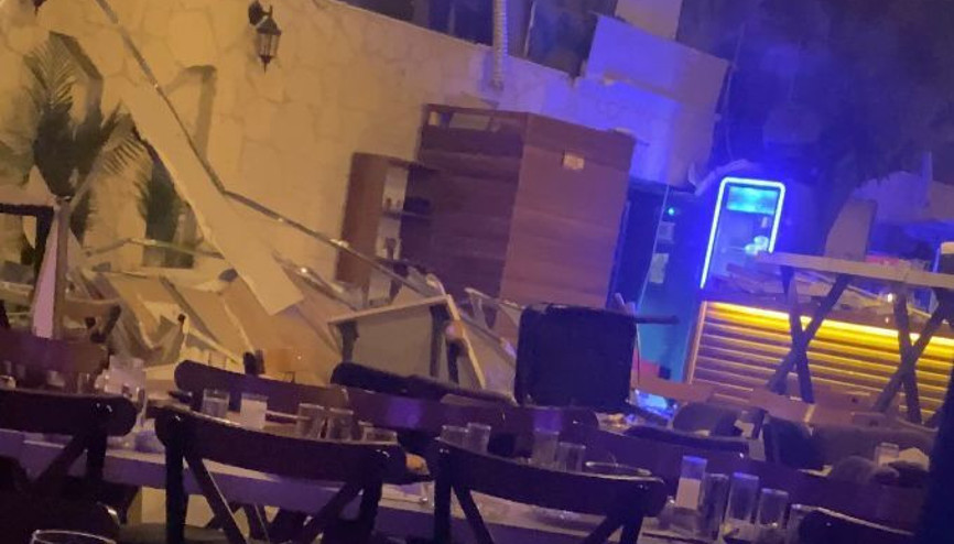 İzmirde eğlence mekanının tavanı çöktü: 6 yaralı