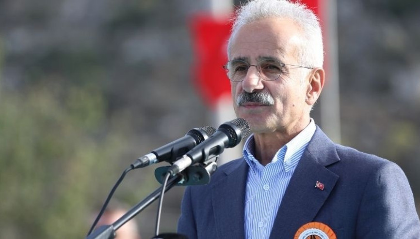 Bakan Uraloğlu: Karayolu yatırımlarımızla Türkiyeyi adeta yeniden inşa ettik
