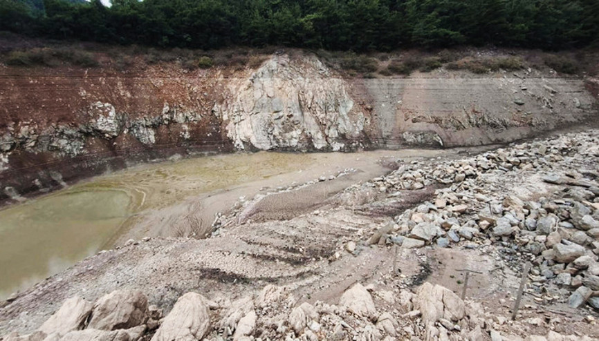 İzmir’in su kaynakları tükeniyor... Balçova barajı da kurudu