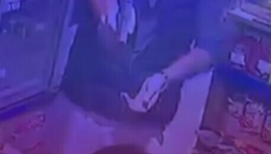 Araç gasbetti, 2 kişiyi öldürüp, 2si polis 7 kişiyi yaraladı; çatışmada etkisiz hale getirildi / Ek fotoğraflar Araç gasbetti, 2 kişiyi öldürüp, 2si polis 7 kişiyi yaraladı; çatışmada etkisiz hale getirildi / Ek fotoğraflar