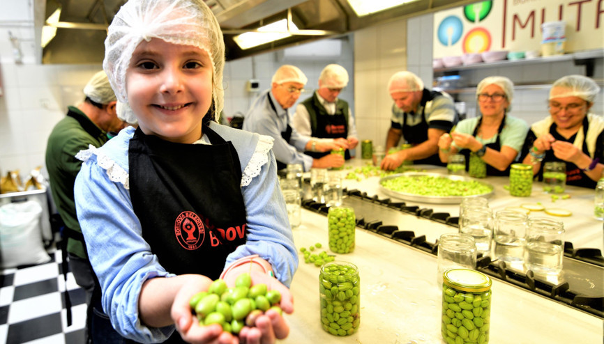Bornovada kadınlar sağlıklı gıda atölyelerinde buluştu
