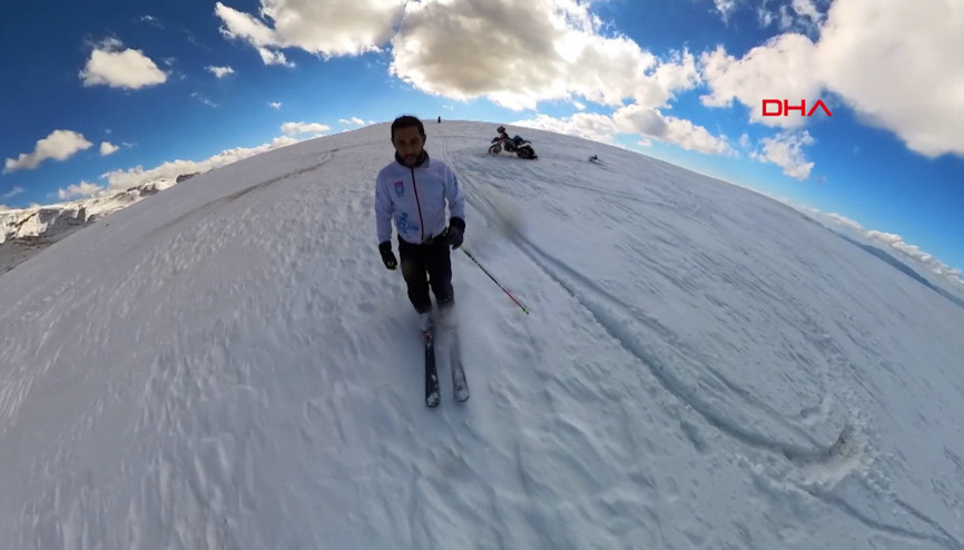 Kar kalınlığının 40 santimetreye ulaştığı Ergan Dağında kayak sezonunu açtılar