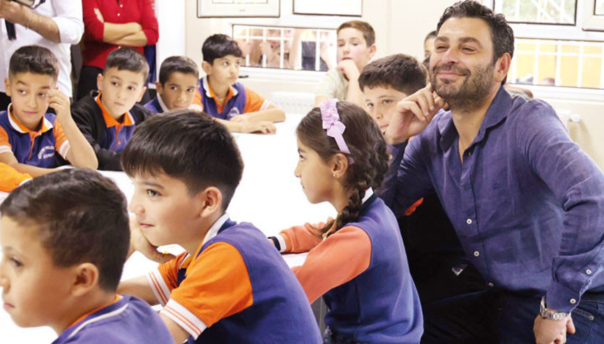 Ozan Akbaba çocuklarla buluştu