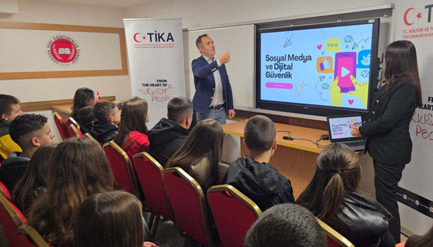 Türkçe eğitim gören öğrencilere Sosyal Medya Farkındalık Eğitimi
