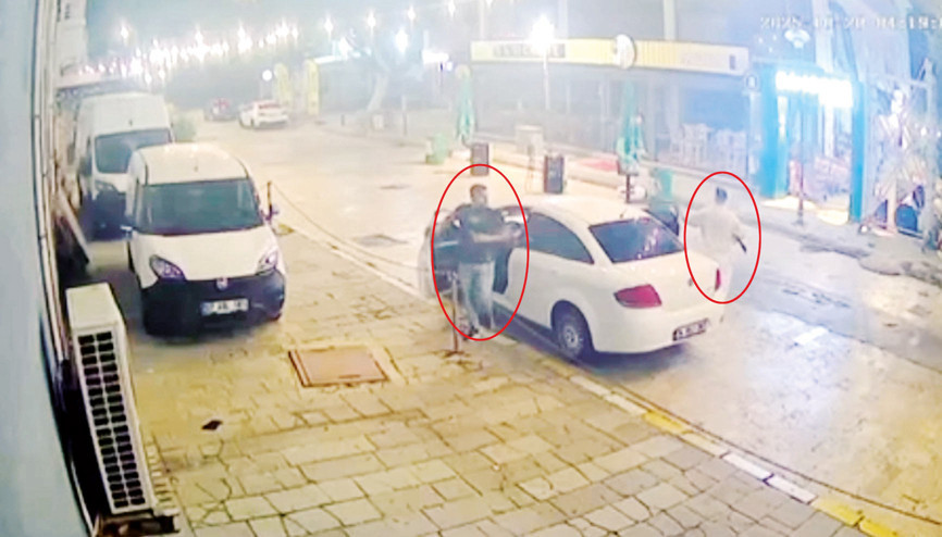 Ofiste silahlı kavga: 2 ölü 1 yaralı Ofiste silahlı kavga: 2 ölü 1 yaralı