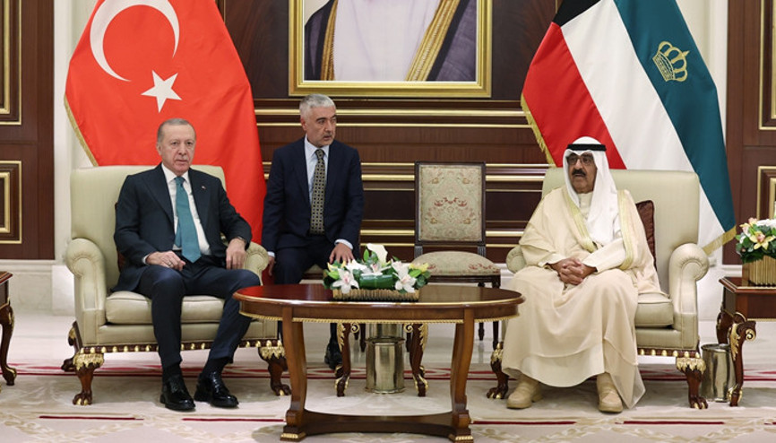 Cumhurbaşkanı Erdoğan Kuveytte Erdoğan, Kuveyt Emiri es Sabaha Togg aracı hediye etti