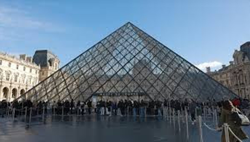 Louvre Müzesinden çalınan mücevherlerin değeri 88 milyon euro