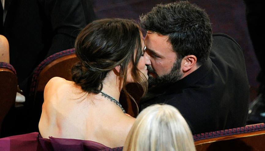 Eski karısı yeniden evlenecek diye karalar bağladı… Nice aşklar geldi geçti... Hiçbiri onun yerini tutmadı Eski karısı yeniden evlenecek diye karalar bağladı… Nice aşklar geldi geçti... Hiçbiri onun yerini tutmadı