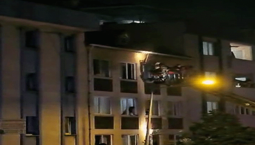 Sultangazi’de eşinin evini ateşe veren eski koca kaçtı; 3’ü ağır 7 yaralı