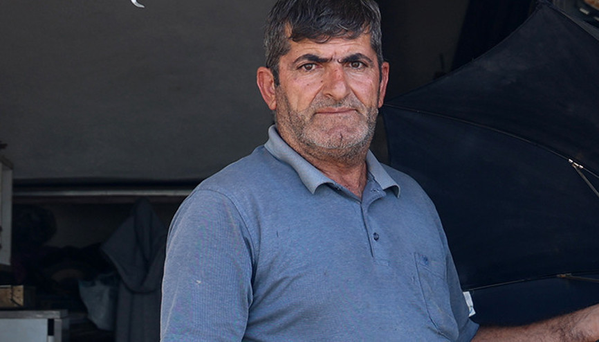 35 yıldır bu işi yapıyor | Şiddetli yağışlardan sonra işleri arttı... Herkes onun iş yerinin yolunu tutuyor