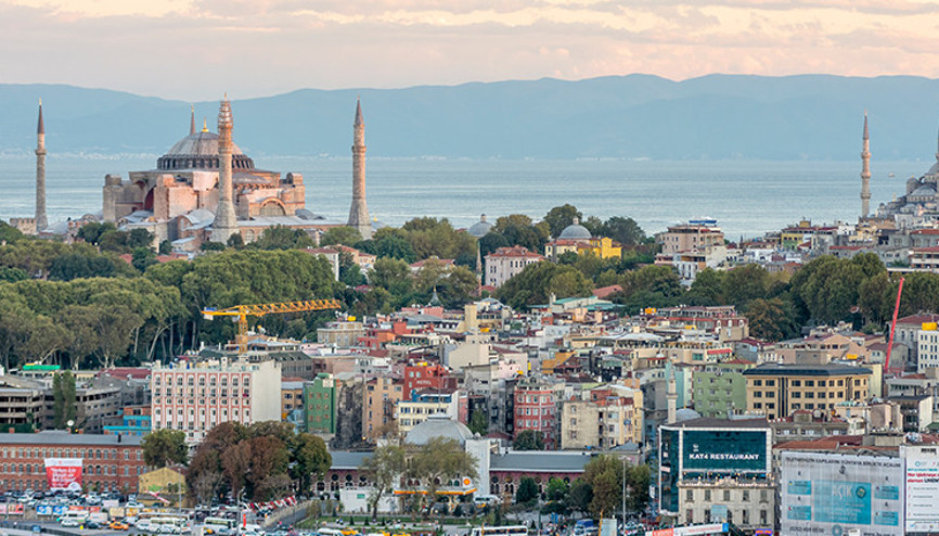 İstanbulun imajına zarar veriyorlar Taciz boyutuna varmıştı... Valilik yeni önlemler aldı: 50 santimden fazla yaklaşamayacaklar