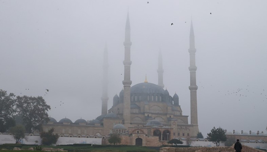 Edirne ve Tekirdağda sis etkili oluyor