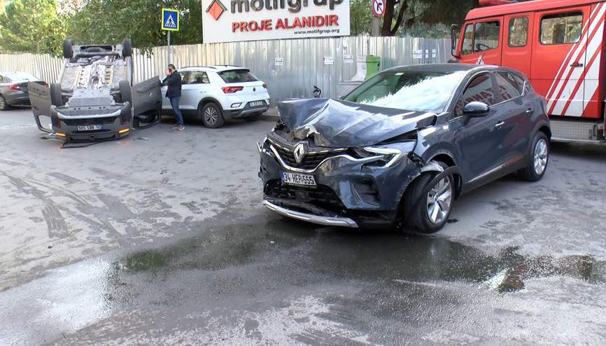 İstanbul- Bakırköyde seyir halindeki 2 araç çarpıştı