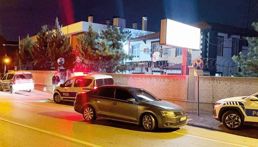 Bıçakla içeri nasıl girebildi… Polis merkezinde cinayet