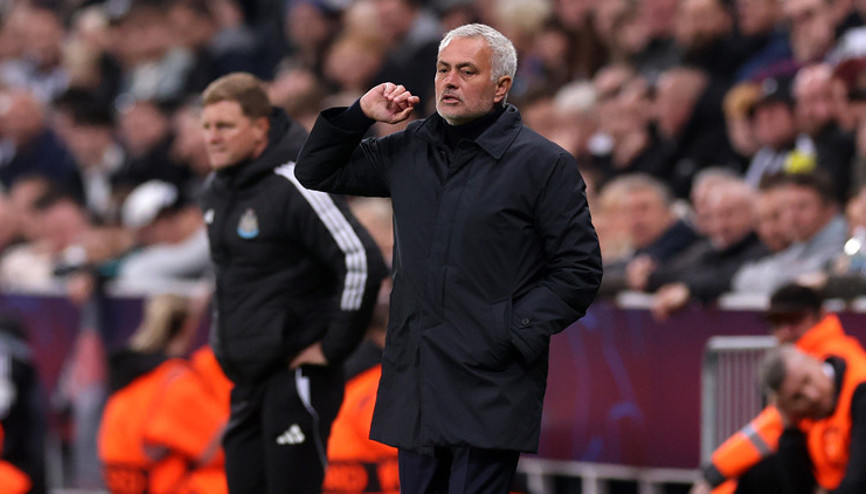 Jose Mourinho nereye koşuyor