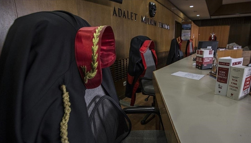 Savcıya tehdit davasında 5 sanığa tahliye Savcıya tehdit davasında 5 sanığa tahliye