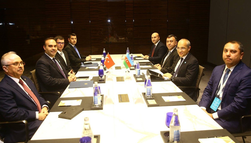 Bakan Kacır’dan Bakü’de diplomasi trafiği