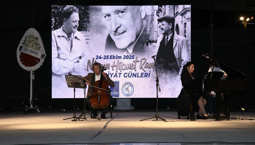 Nazım’ın dizeleri Kuşadası’nda 9 farklı dilde yankılandı