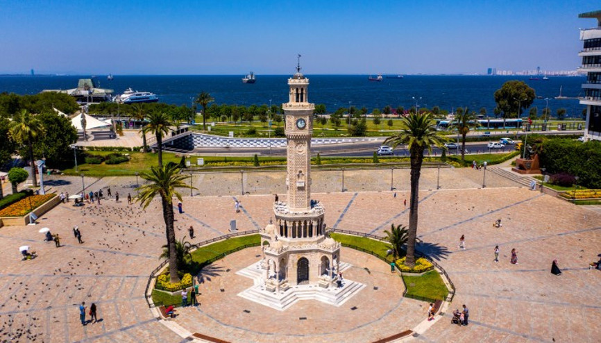 Sanatın kalbi bu kez Ege’de atıyor: İzmir Kültür Yolu Festivali başladı