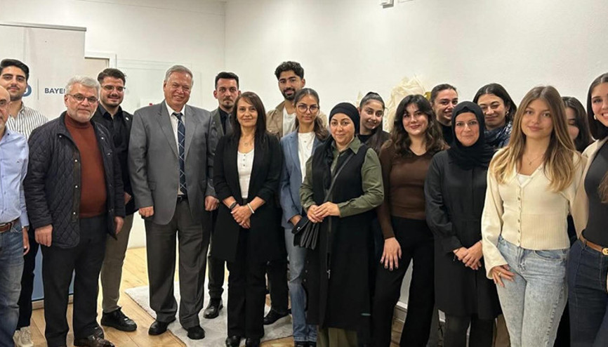 Bavyeralı gençlerle bilgilendirme toplantısı