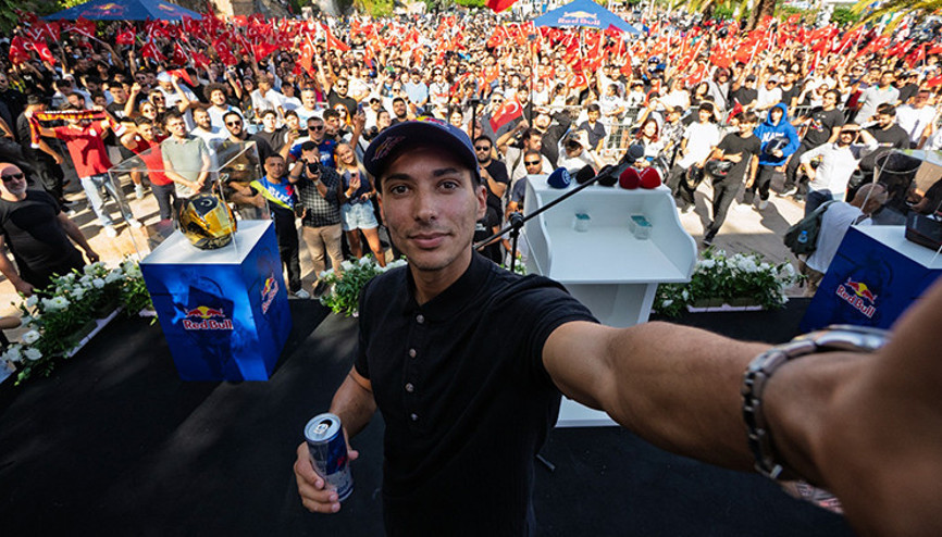 Red Bull Sporcusu Toprak Razgatlıoğlu, Memleketi Alanya’da Coşkuyla Karşılandı