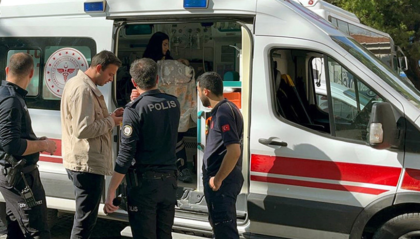 Akılalmaz olay: Anne, bebeğini bankta oturan kişiye bırakıp kaçtı