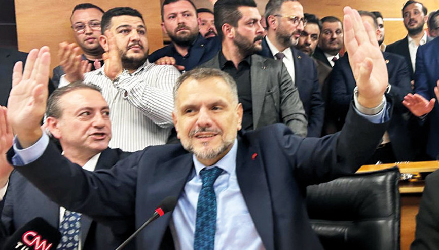 AK Parti Bayrampaşa Belediyesi’ni aldı